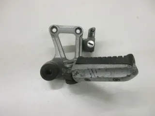 3. Kawasaki GPZ 600 R ZX600A Fußrastenhalter hinten links mit Fussraste Sozius - Bild 1