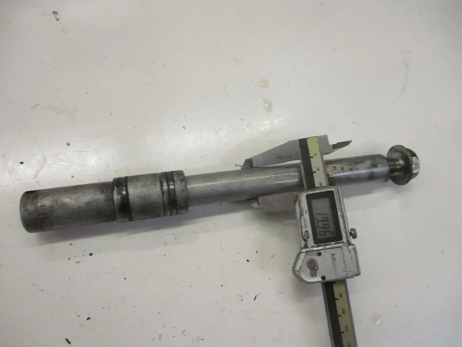 2. Honda CB 600 F_S Hornet PC 36 Steckachse 20 mm Achse vorne axle front - Bild 1