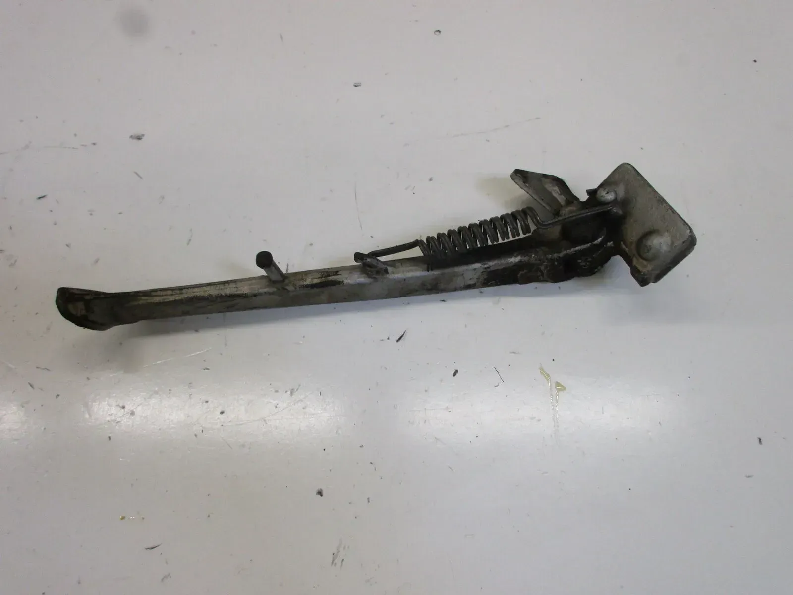 2. Kawasaki ZX-10 Tomcat ZXT 00 B Seitenständer mit Halter Feder Kippständer - Bild 1
