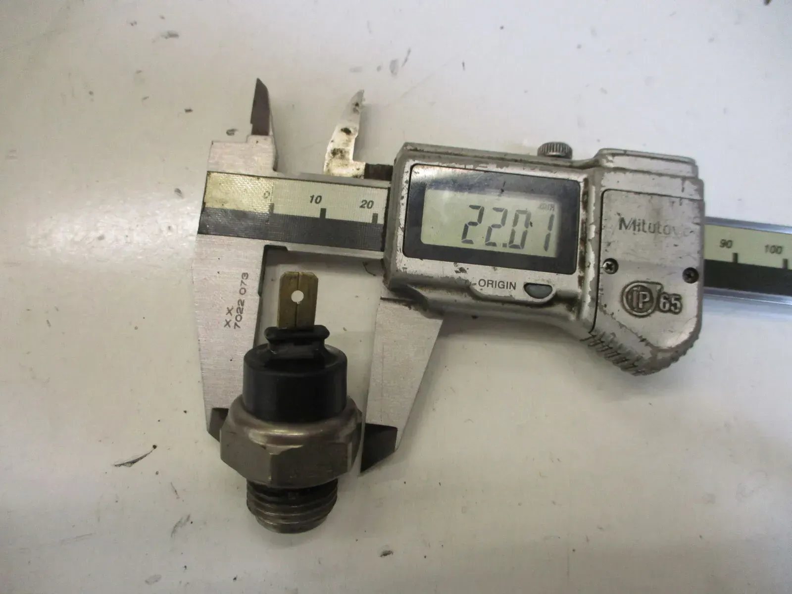 3. Honda CBF 600 NA ABS Hornet PC 38 Kühlerschalter SW22 Kühler Schalter Sensor - Bild 1