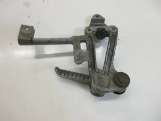 1. Kawasaki GPX 750 R ZX 750 F Fußrastenhalter mit Fußraste hinten links Sozius - Bild 4