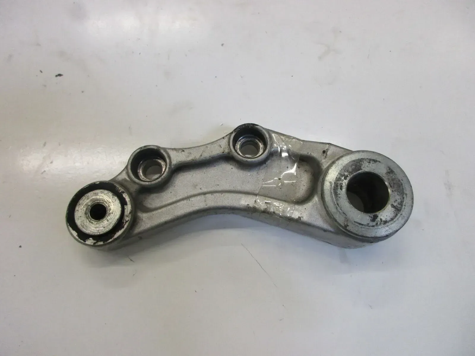 Kawasaki GPX 750 R ZX 750 F Umlenkung Aufnahme Schwinge Stoßdämpfer Halter - Bild 1