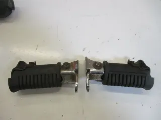 6. Honda CB 900 F_F2 Bol d`Or SC 01 Fußraste (4) vorne rechts links Fußrastenhal - Bild 2