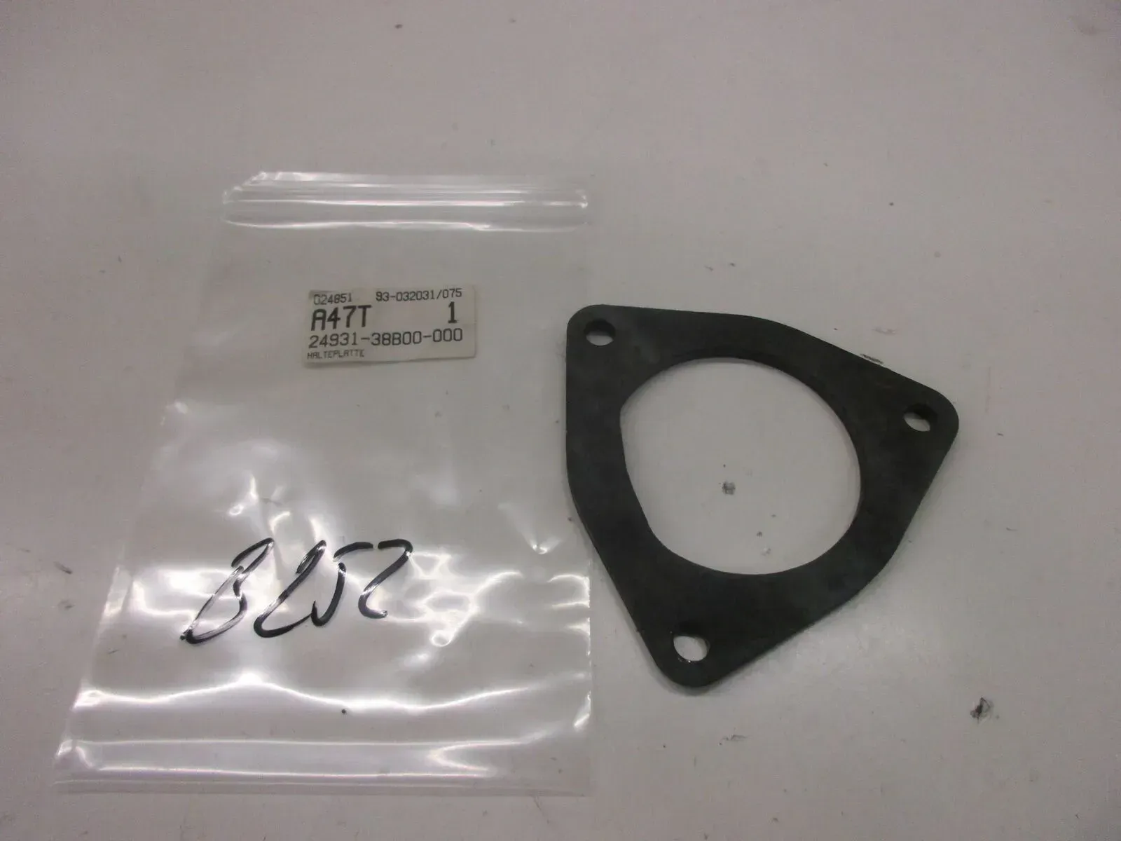 B252. Suzuki VS 1400 Intruder Flansch Motor Antrieb Sekundär Lager 24931-38B00 - Bild 1