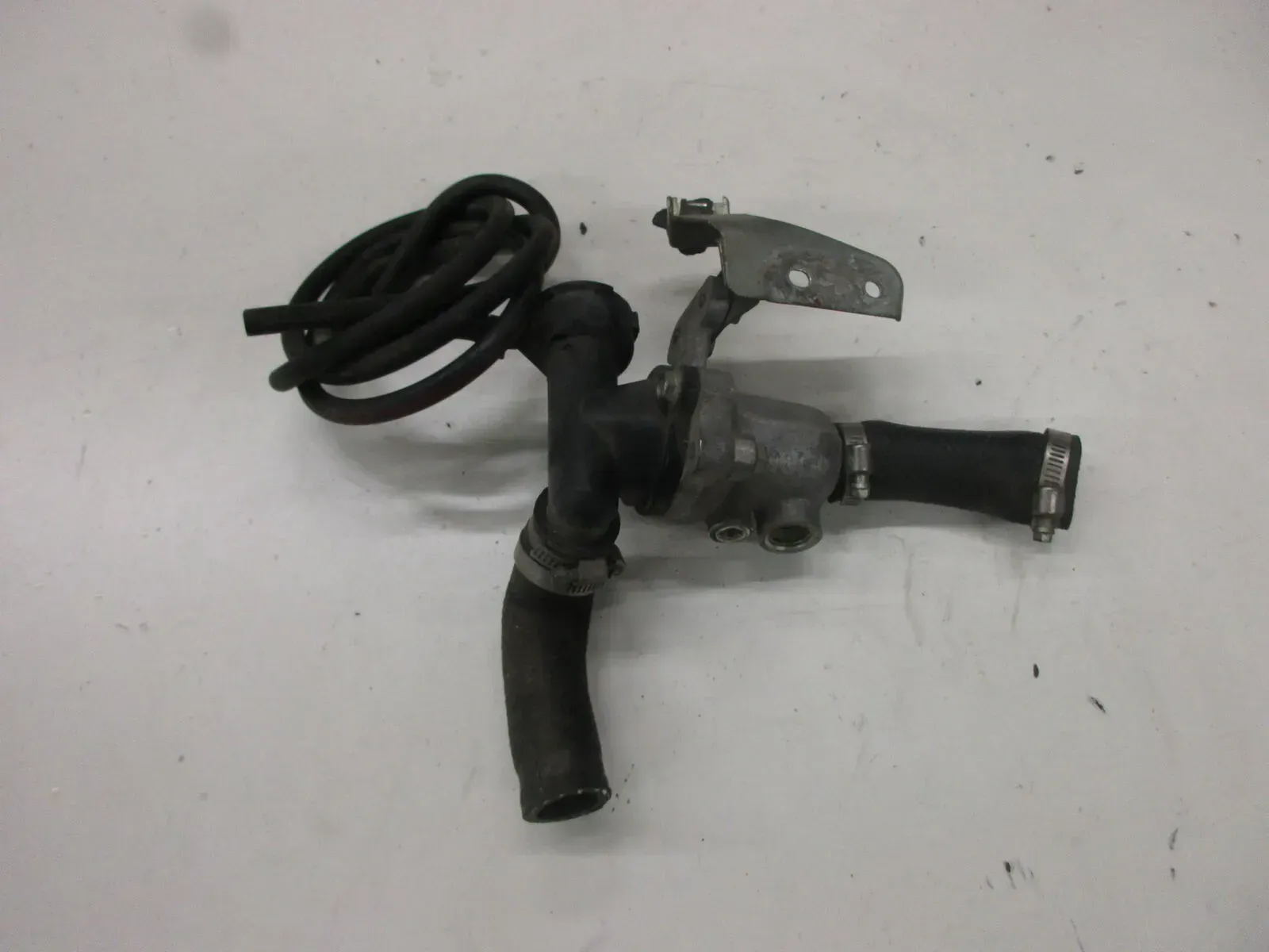 Motorentlüftung 2. Suzuki RF 600 R GN 76 B Sekundärventil Luftventil Ventil - Bild 1