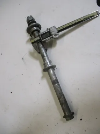 Steckachse 20 mm hinten 1. Kawasaki ZX-R 750 J ZX750J ZXR Achse Felge axle rear - Bild 1