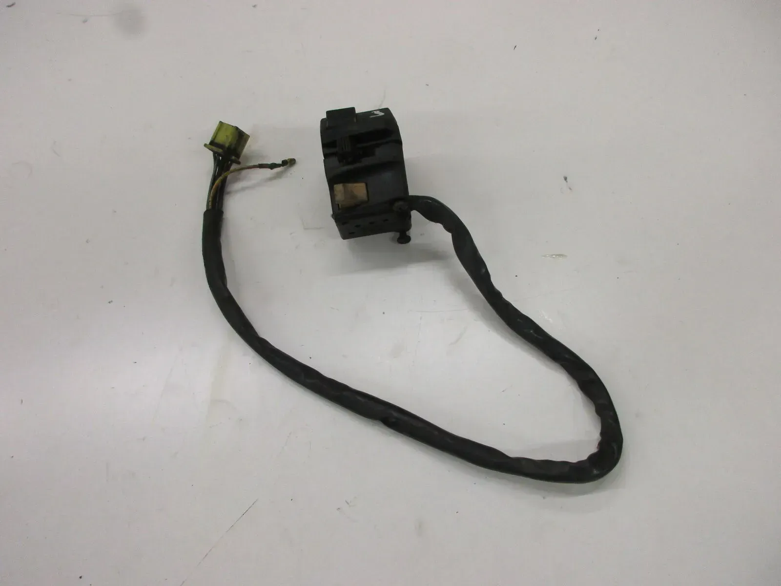 Lenkerschalter links (3) Lenker 2. Suzuki GSX 600 F GN 72 B Lenkarmatur switch - Bild 1