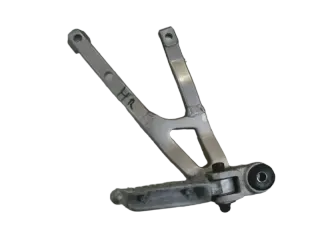 Suzuki GSX-R 400 GK71F Soziusraste hinten rechts Fußraste Halter - Bild 2
