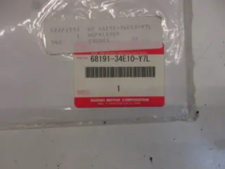 E1688. Suzuki GSX-R 600 Aufkleber Dekor 68191-34E10-Y7L Verkleidung unten links Bug - Bild 4
