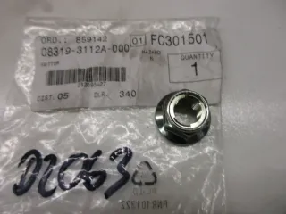 E2063 Suzuki VZ 800 Marauder Mutter 08319-3112A Nut Umlenkung Schraube - Bild 3