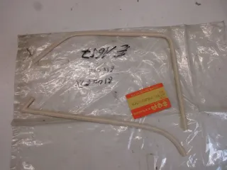E1657. Suzuki GS 450 TX Aufkleber Dekor 68140-44300-764 Verkleidung Emblem Logo - Bild 3