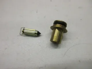 A14. Suzuki DR 800 S Big Vergaserdüse Schwimmerdüse Vergaser 13370-44B00 - Bild 2