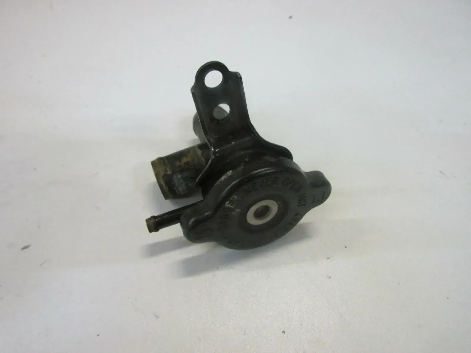 O1. Kawasaki GPZ 600 R ZX600A Kühlerdeckel Einfüllstutzen Motor Wasserkühler - Bild 1