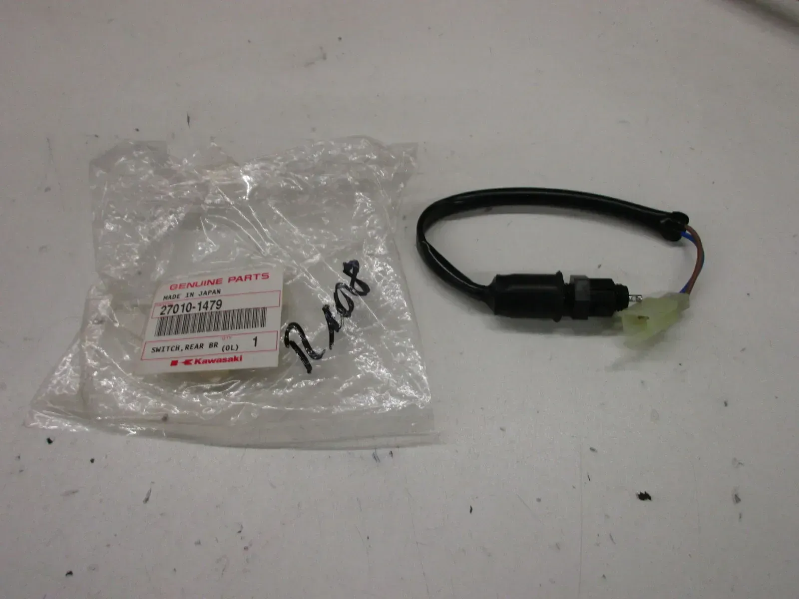 R108. Kawasaki ER-6 N Z 750_1000 Bremslichtschalter hinten Bremslicht 27010-1479 - Bild 1