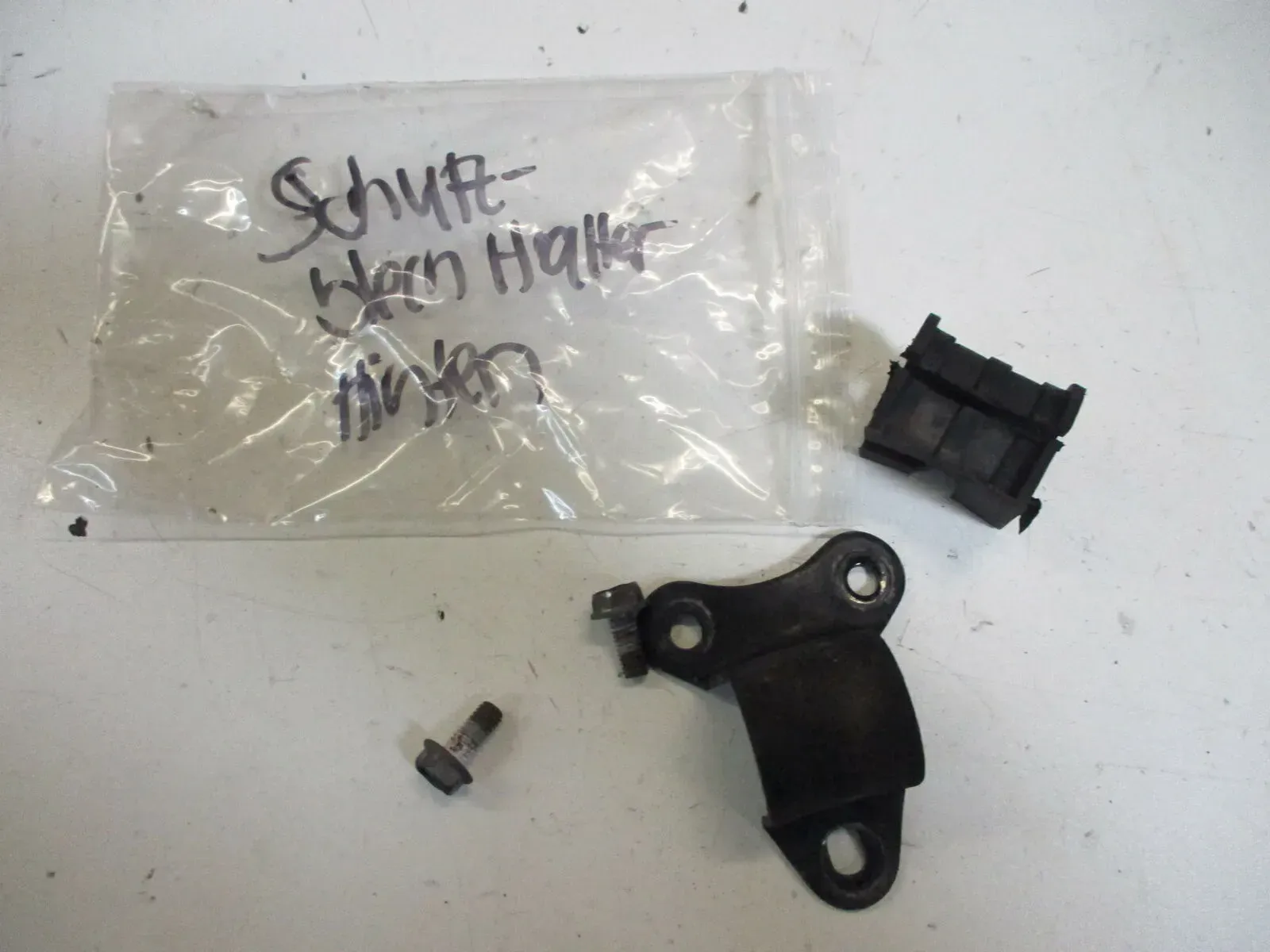 Honda CB 250 G CJ_T Bj.76 Befestigung Halter Gummi Fender hinten Verkleidung - Bild 1