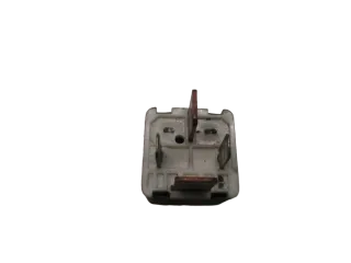 Q1378 VW AUDI Porsche 171937503A Steuerrelais 12V Schalter 40A Elektronik - Bild 3
