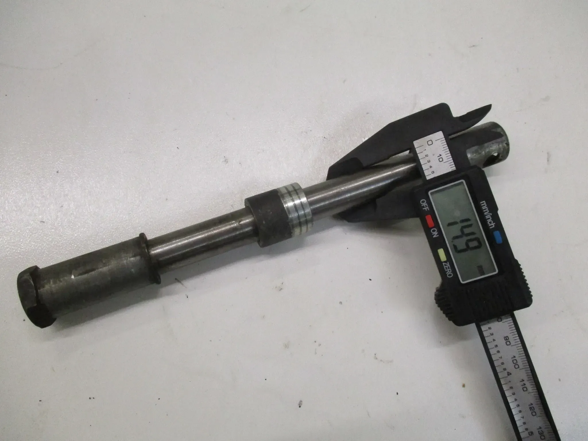 4. Honda XL 250 K3 S SL Bj.78 Steckachse vorne 15x210 mm - Bild 1