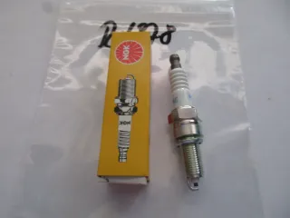 R1878 NGK CPR8E Zündkerze Aprilia Piaggio Motor 7411 Ø 14 mm - Bild 1