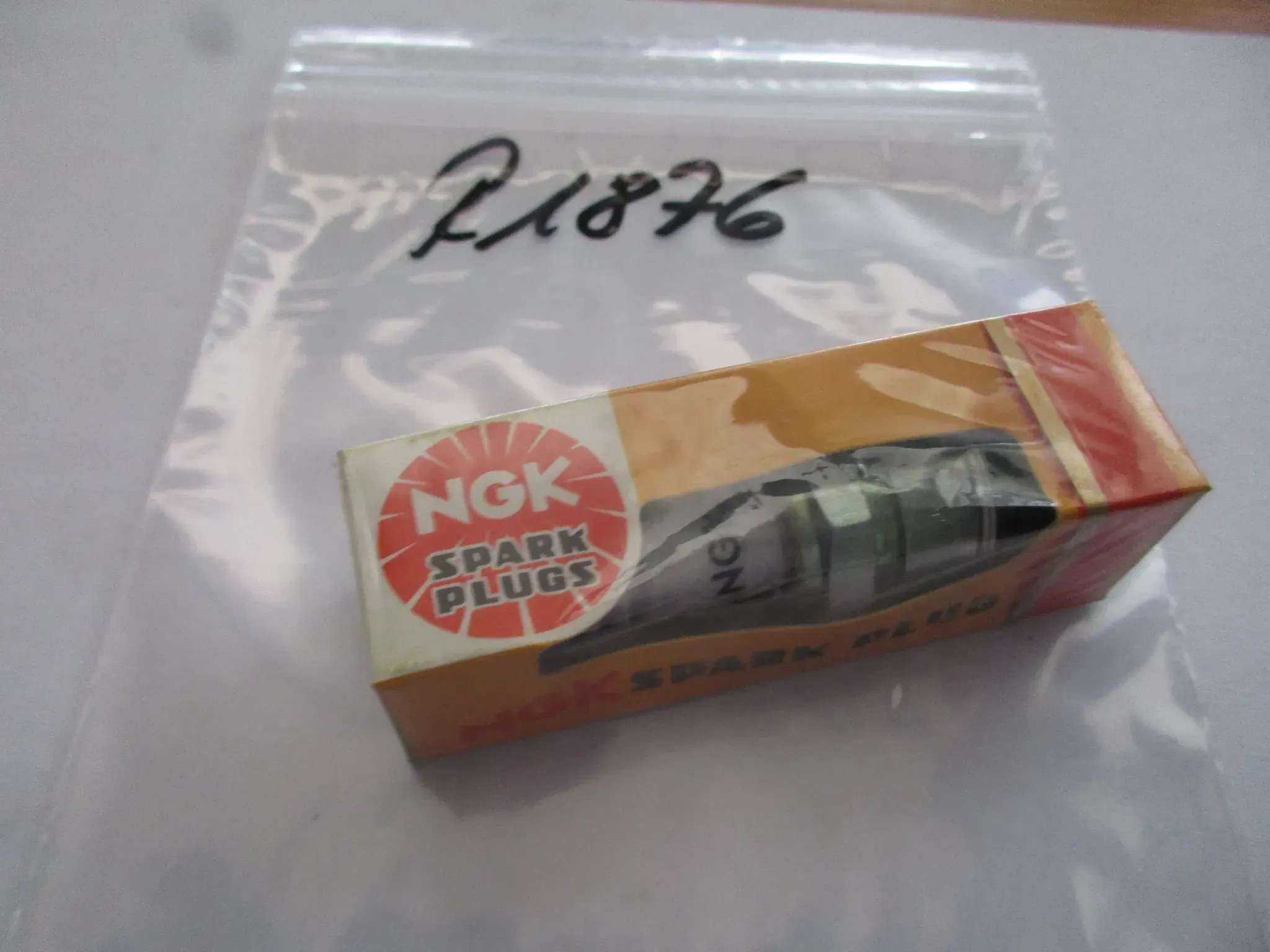 R1876 NGK B8HCS BMW Kawasaki Yamaha Zündkerze Ø 14 mm Motor - Bild 1