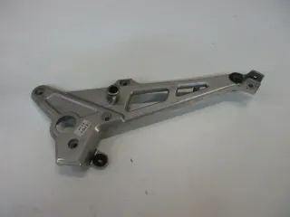 O2. Honda CB 450 S PC17 Fußrastenbrücke rechts Fussraste Halter Fußraste - Bild 1