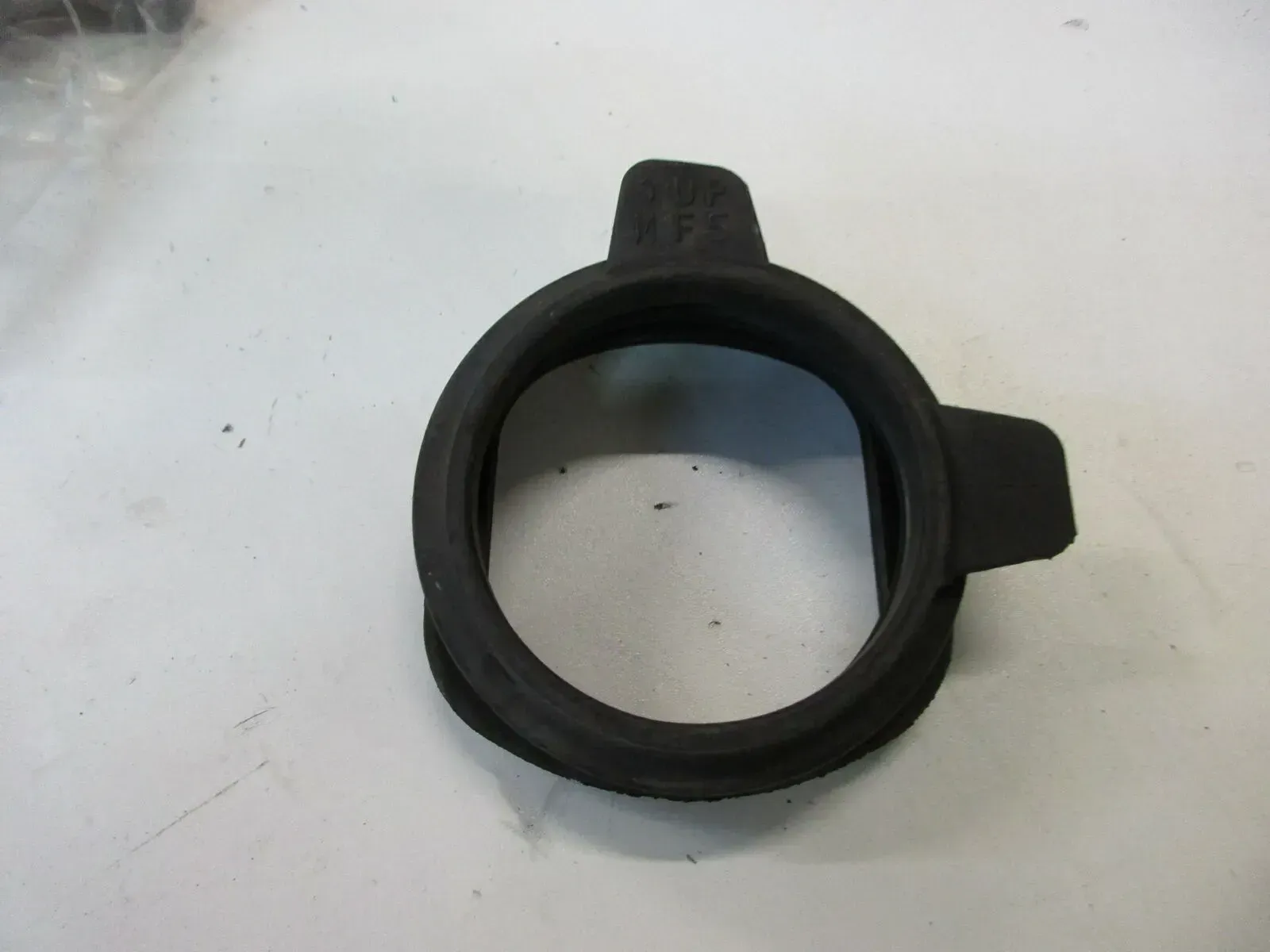 O1. Honda VT 500 E PC 11 Staubmanschette Gummi Schwinge Kardangummi Kardan - Bild 1