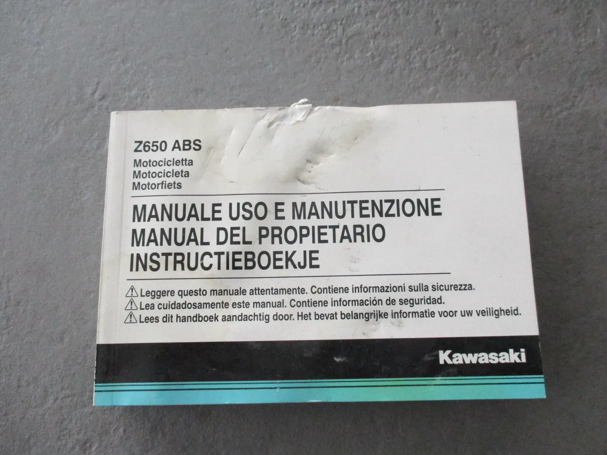 Kawasaki Z 650 ABS Manual del Propietario ET 99922-1405-01 Benutzerhandbuch - Bild 1