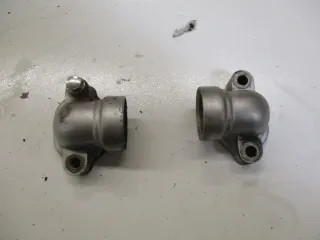 3. Honda GL 1100 SC02 Goldwing Thermostatgehäuse Anschluß links rechts Rohr Kühler - Bild 1