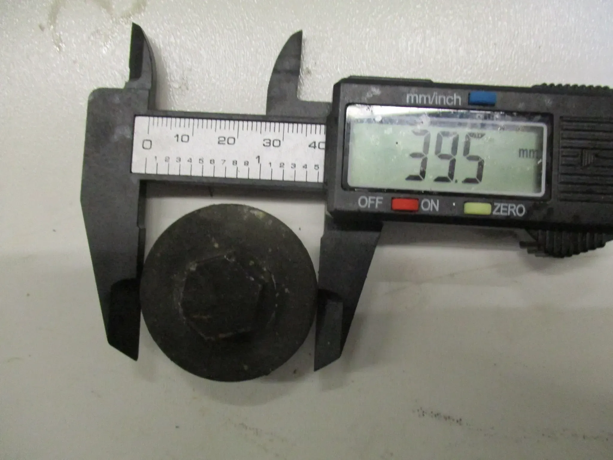 3. Honda GL 1100 SC02 Goldwing Öldeckel Ölverschlußdeckel SW17 Motor unten Deckel - Bild 1