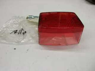 A182. Suzuki GT 200_250 Rücklichtgals Ersatzglas Rückleuchte Licht 35712-48622 - Bild 2
