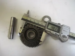 3. Suzuki GS 550 E Anlasserritzel Zahnrad Anlasser Freilauf Getriebe Starter - Bild 1