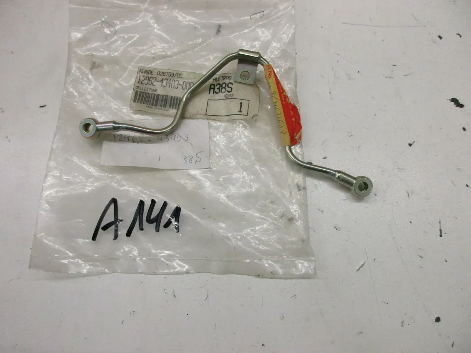 A141. Suzuki GSX 550 ES_EF Ölleitung Zylinderkopf rechts Motor 12962-43403 - Bild 1