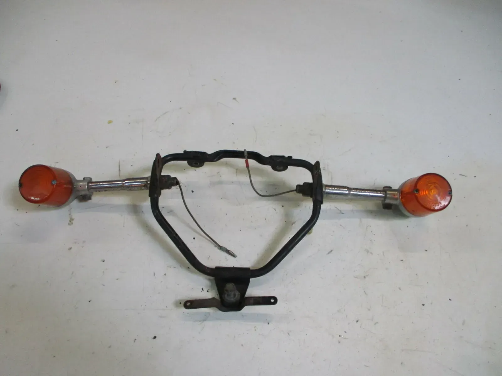 Honda CB 250 G CJ_T Bj.76 Blinker vorne rechts links mit Halter turn signal fron - Bild 1