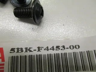 D2561 Yamaha DT 50 R Schraube ET 5BK-F4453-00 Bolzen M6x16 Mm Tank Benzintank - Bild 2