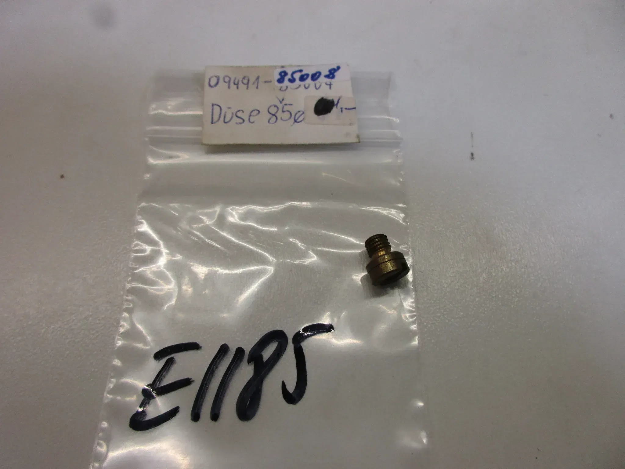 E1185 Suzuki DS 80 J Vergaserschraube Vergaser 09491-85008 Hauptdüse 85 Düse - Bild 1