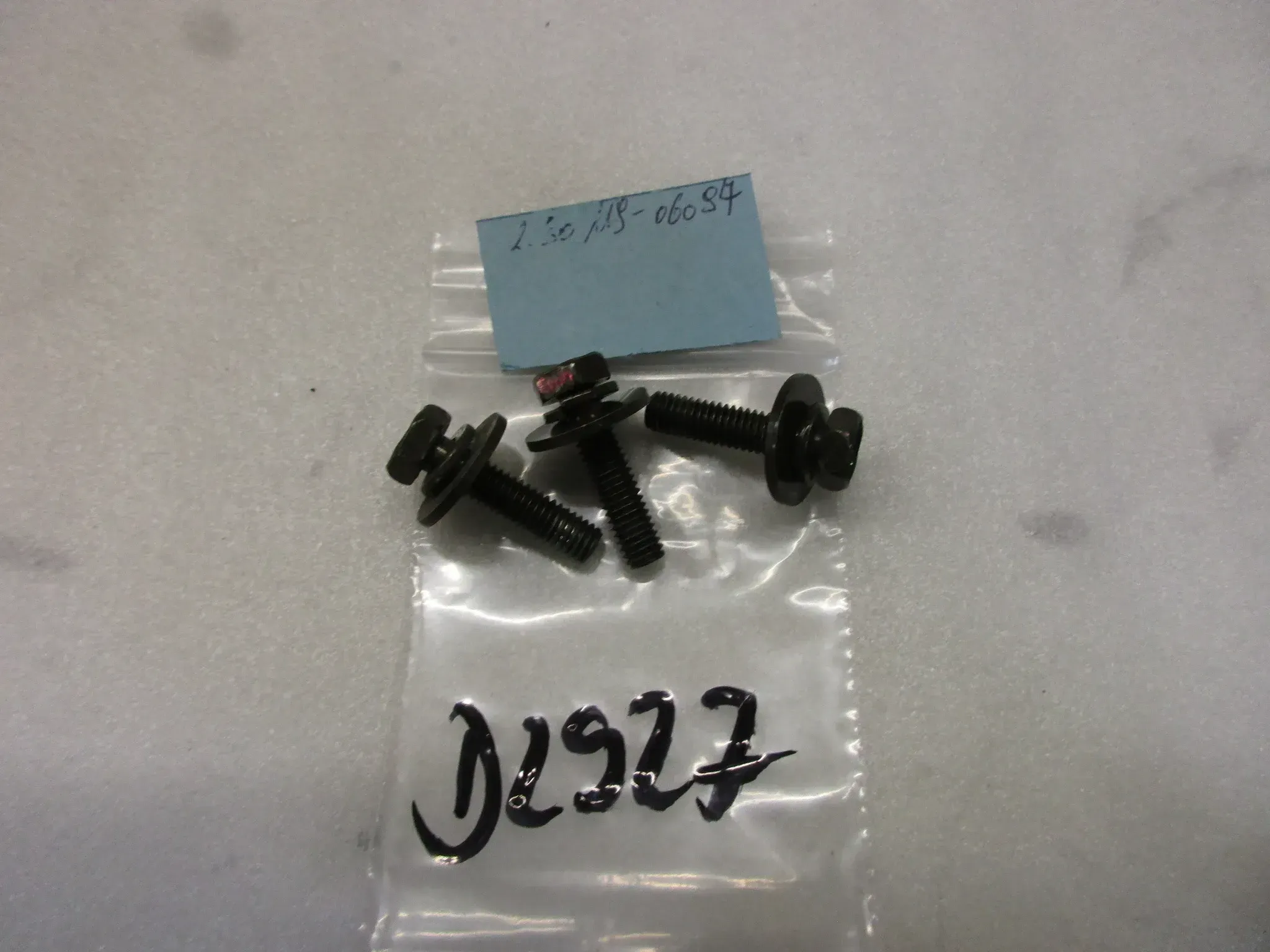 D2927 Yamaha DT 125 R FZR 1000 Schraube Rahmen 90119-06097 Verkleidung Fender - Bild 1