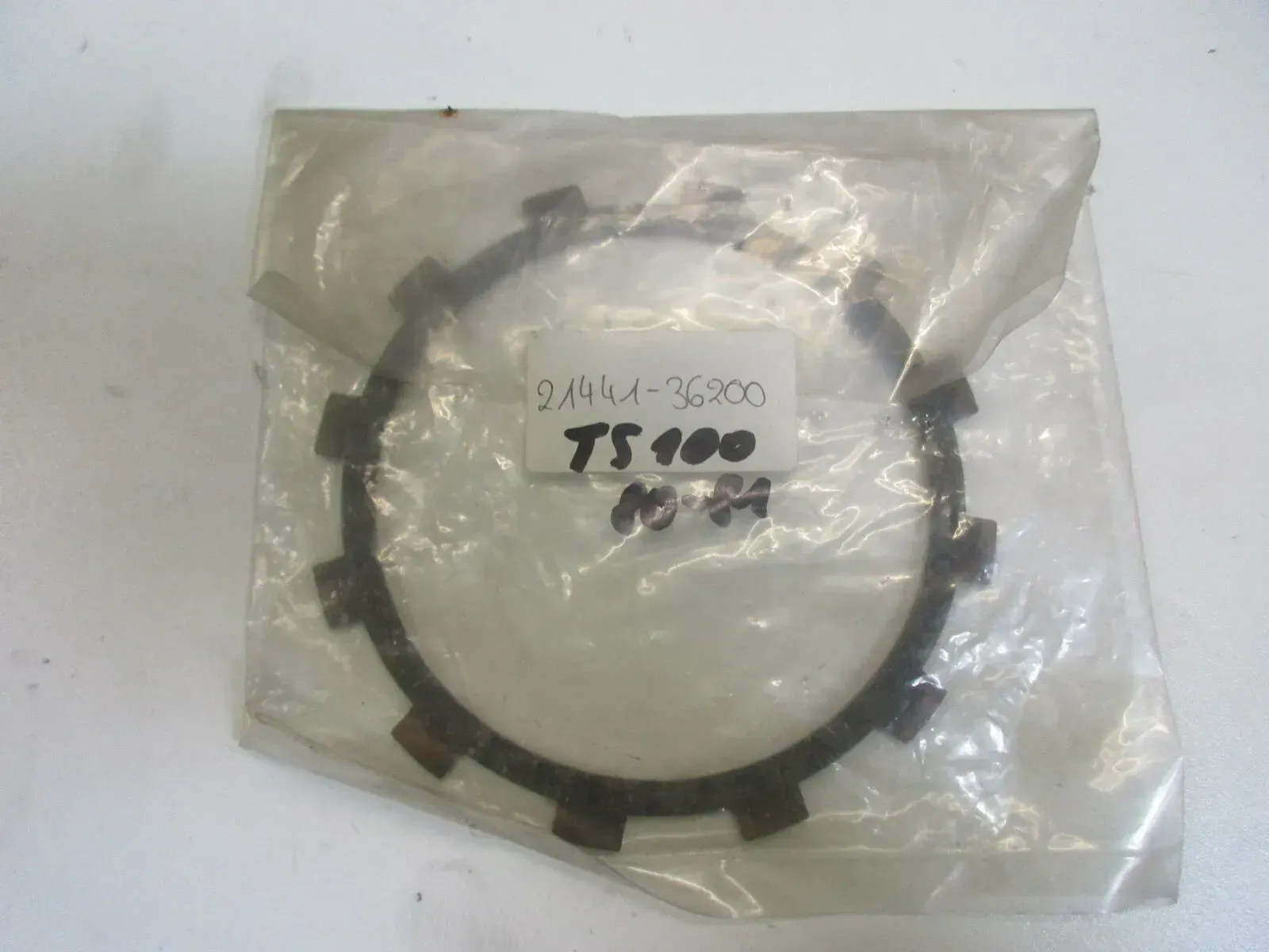 Suzuki TS 100 TS125 Kupplungsscheibe 21441-36200 Kupplung Lamelle Clutch - Bild 1