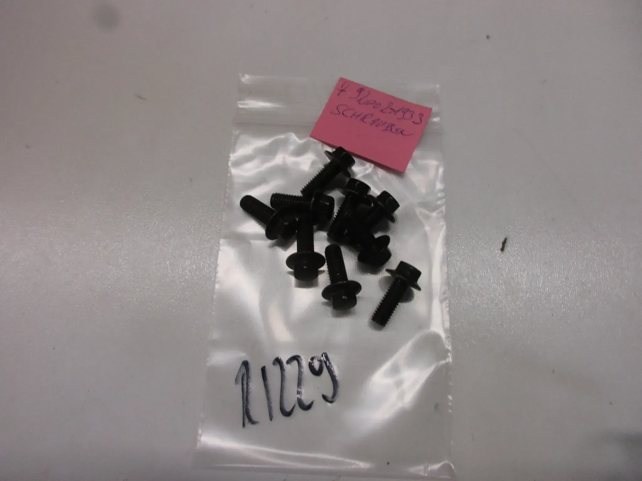 R1229 Kawasaki GPX 750 R KLR 650 Schraube Heck 92002-1933 Rahmen Bolzen M6x16 - Bild 1