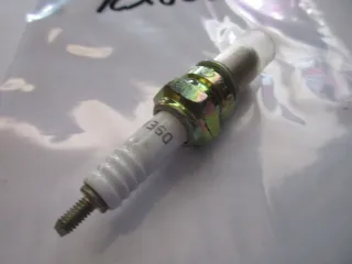 R1893 NGK D9EA Honda CB 125 XL 125 XR 125 Zündkerzen Ø 12 mm Motor - Bild 2