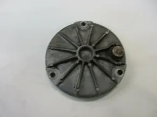 O. Suzuki GS 400 E Bj.80 Ölpumpendeckel unten Motordeckel Deckel Ölpumpe Motor - Bild 1