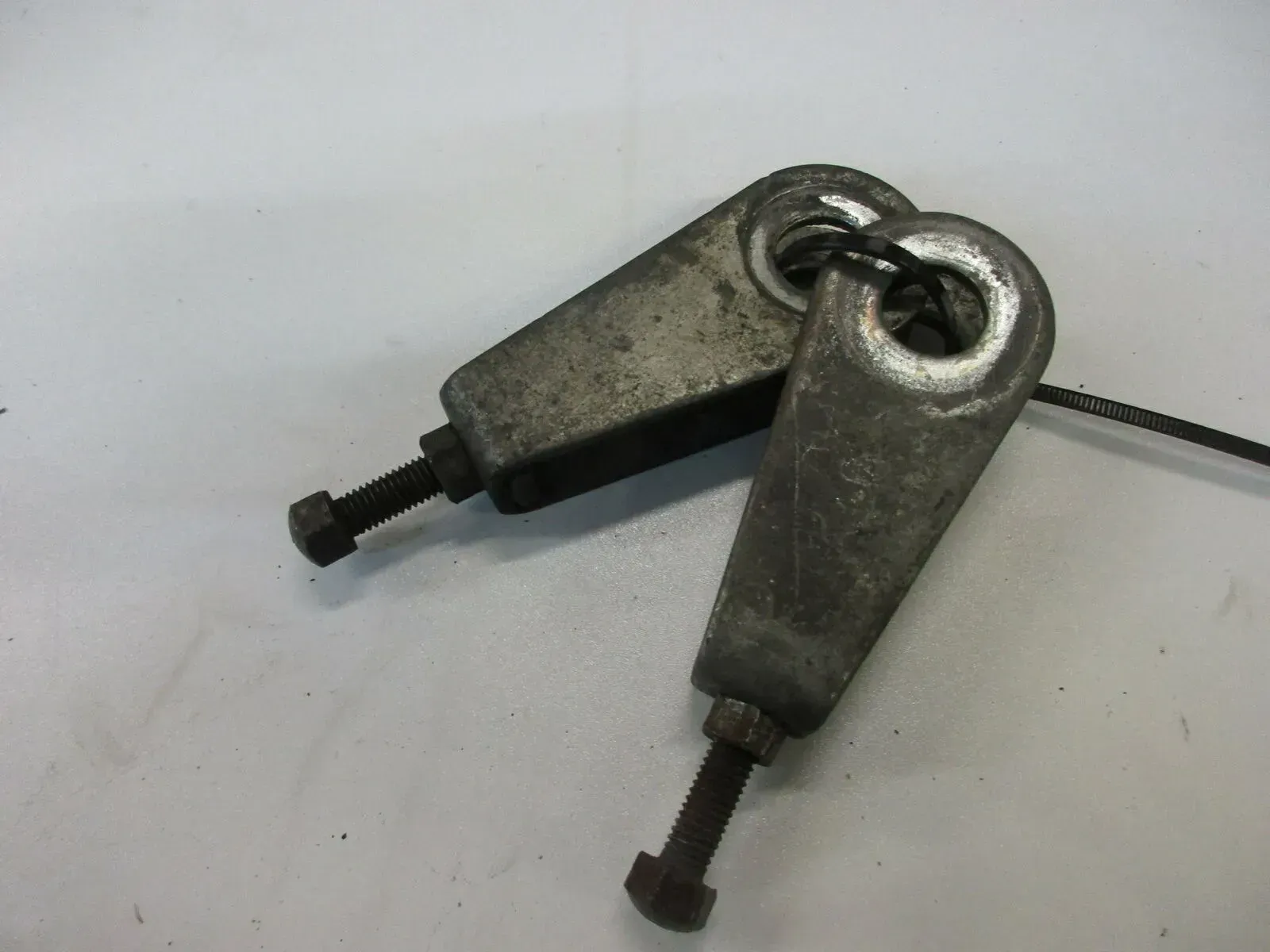 O. Suzuki GSX 400 E GK 53 C Kettenspanner rechts links Kette Spanner Antrieb - Bild 1
