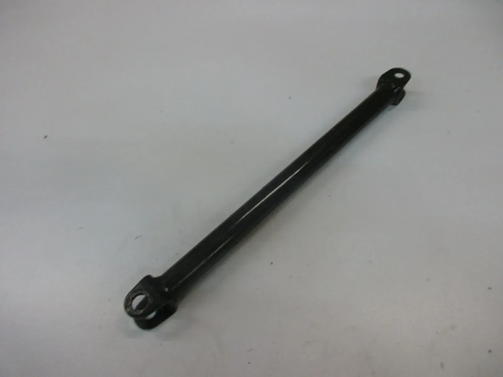 O. Suzuki GSX 750 S KATANA GR 71 A Reaktionsstrebe Zugstrebe Schwinge Halter - Bild 1
