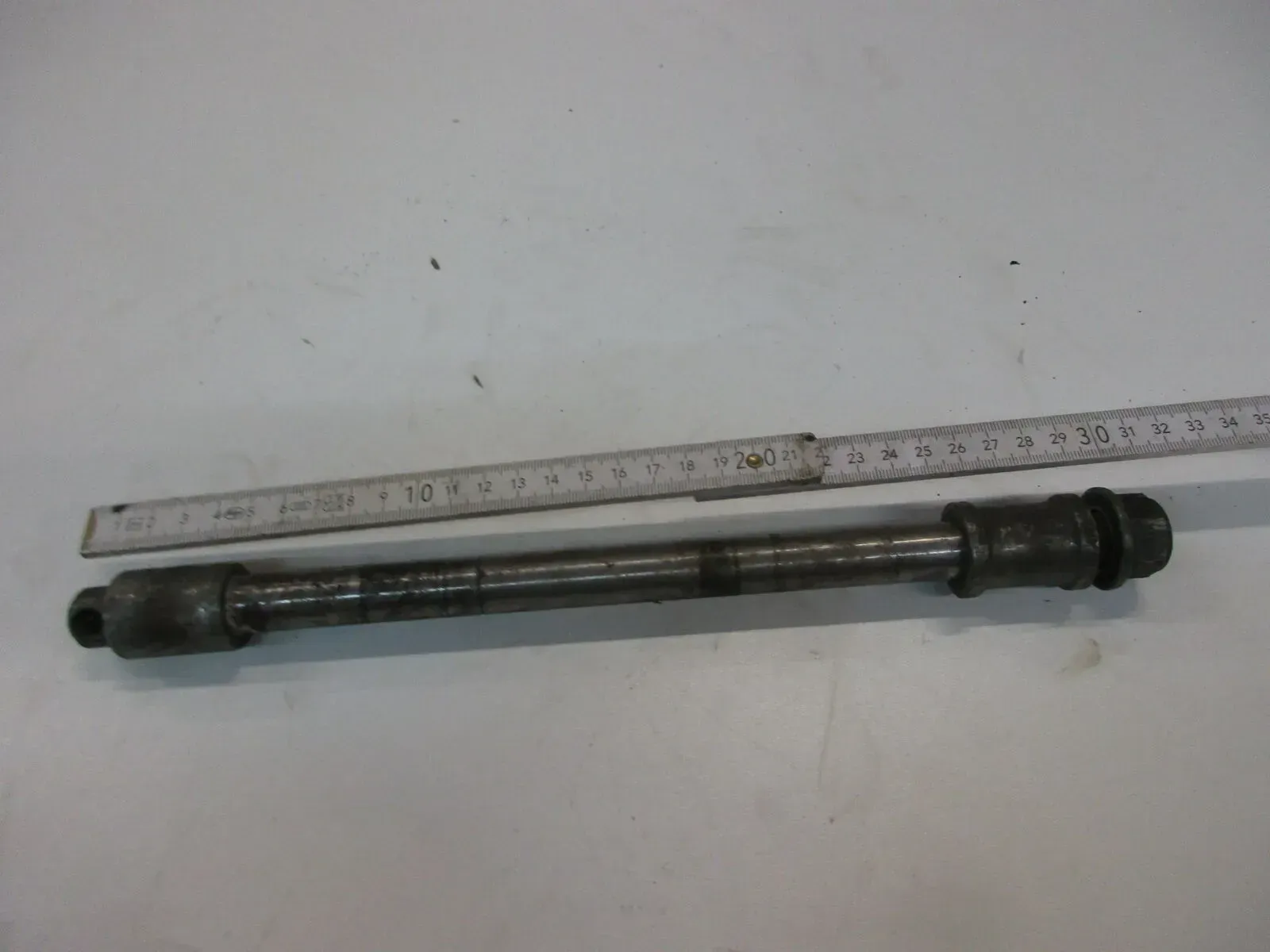 O. Honda VT 500 C PC 08 Steckachse hinten Achse Hinterrad Felge axle wheel - Bild 1