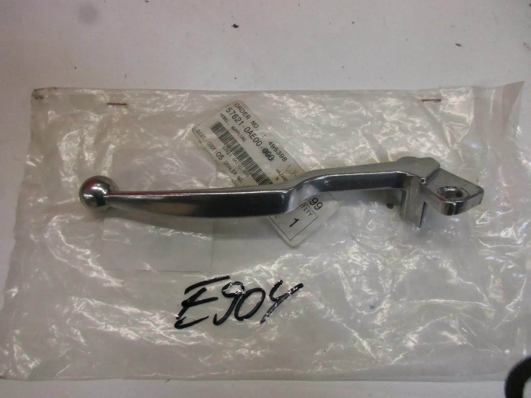E904. Suzuki GZ 125 Marauder Kupplungshebel Hebel 57621-0AE00 Lenker Kupplung - Bild 1
