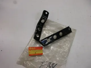 E144. Suzuki DR 250 SE Aufnahme Halter 61341-30501 Bügel Schwinge Kettenschutz - Bild 5