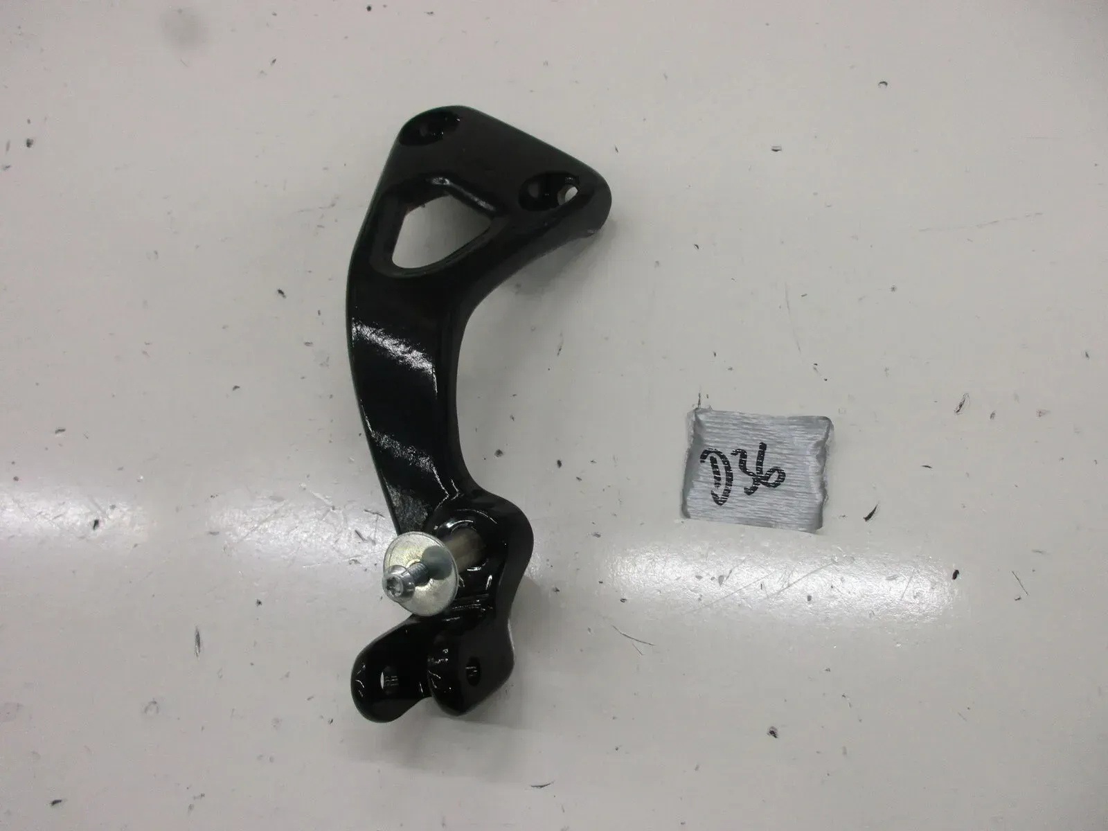 Fußrastenhalter rechts Fußraste D36. Harley Davidson Softail FXBB Fußrastenbrücke - Bild 1