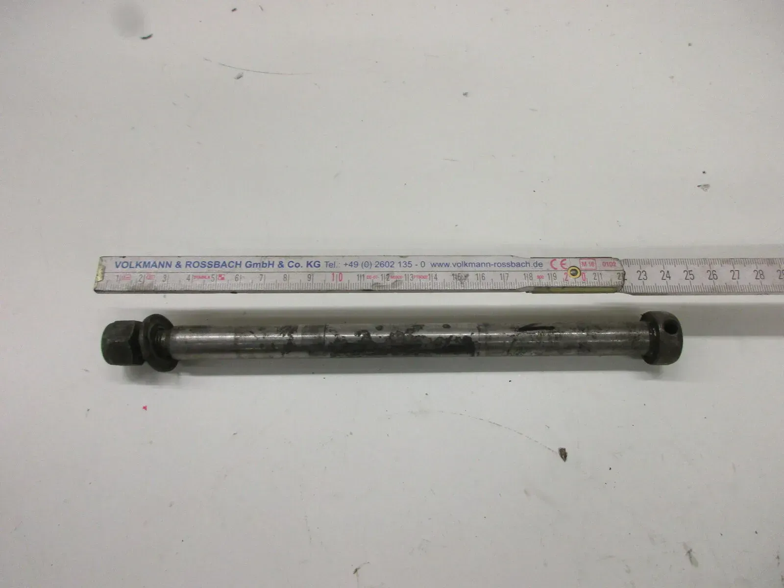 Suzuki GS 550 M Katana Steckachse vorne (2) Achse 15 mm Vorderrad Felge axle - Bild 1