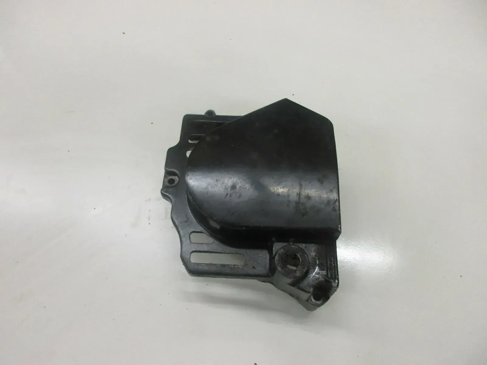 2. Kawasaki GPZ 600 R ZX600A Ritzelabdeckung Kettenschutz Motor Motorgehäuse - Bild 1