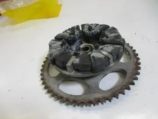 2. Suzuki GS 550 E Bj.78 Kettenradträger mit Ruckdämpfer Anfahrgummi Gummi - Bild 1