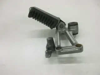 3. Kawasaki GPZ 600 R ZX600A Fußrastenhalter hinten links mit Fussraste Sozius - Bild 2