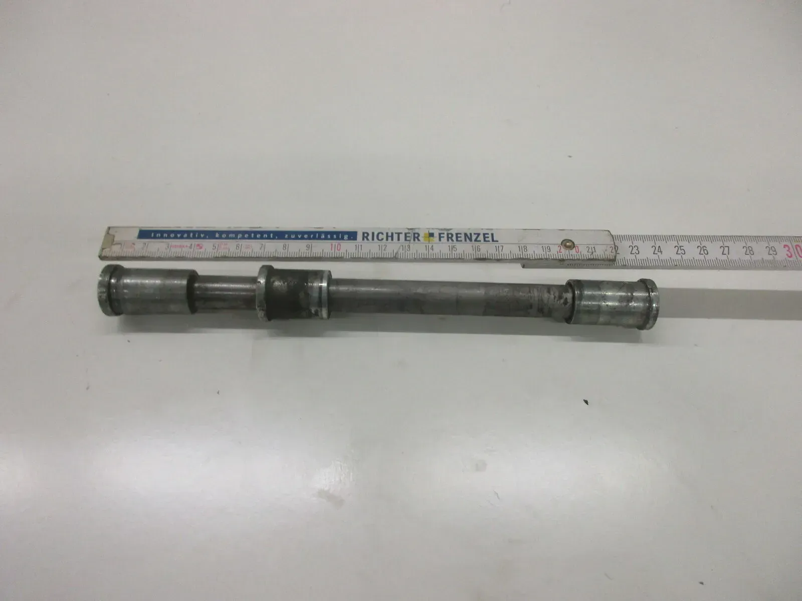 5. Kawasaki GPZ 600 R ZX600A Steckachse vorne 15 mm Achse Vorderrad Felge - Bild 1